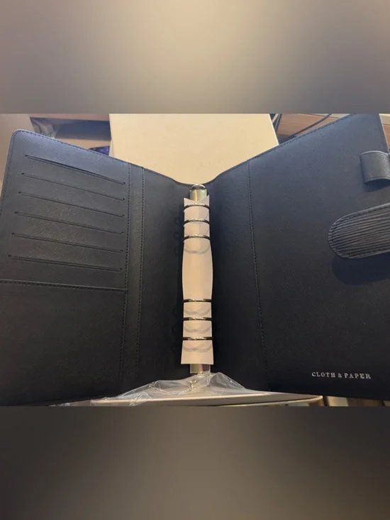 LIKE NEW! Cloth & Paper Smooth Fossil Leather Agenda (Silver rings) - A5 - Picture 5 of 5